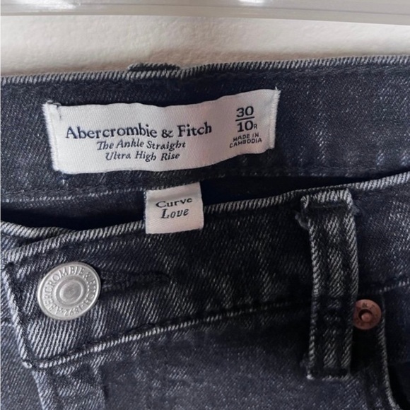 Abercrombie and Fitch Curve Love jeans - Picture 3 of 4